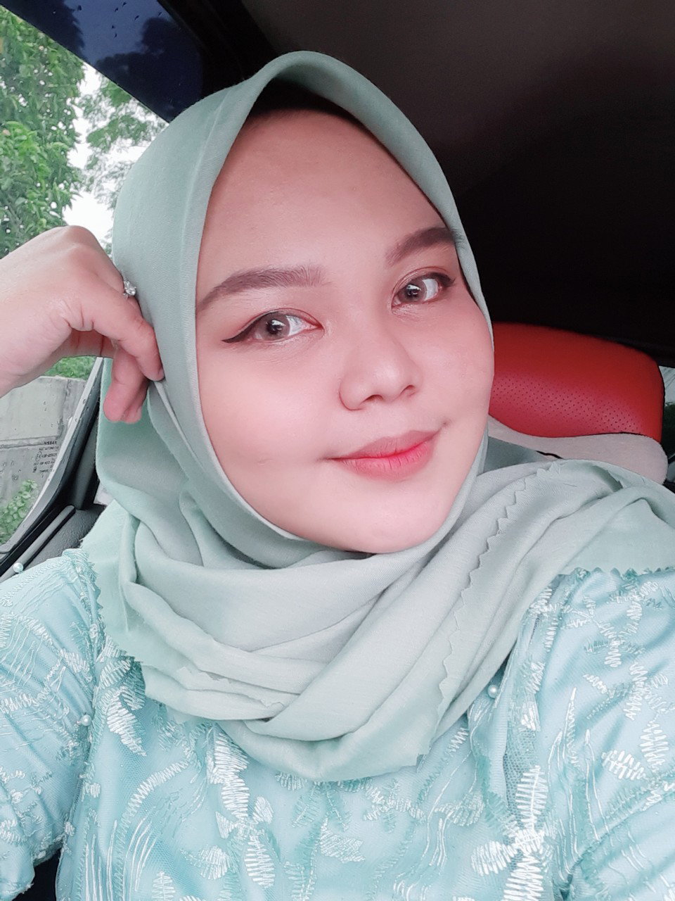 annisa nur titisari profile icon