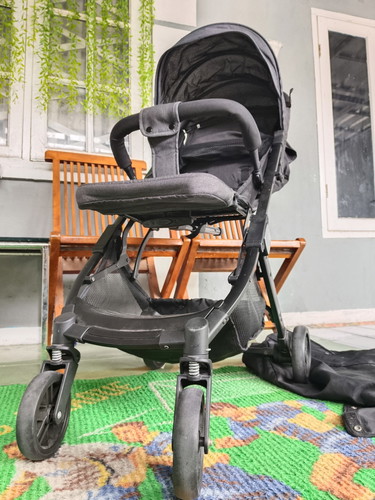 Dijual stroller bayi, karena bayi tidak mau pakai