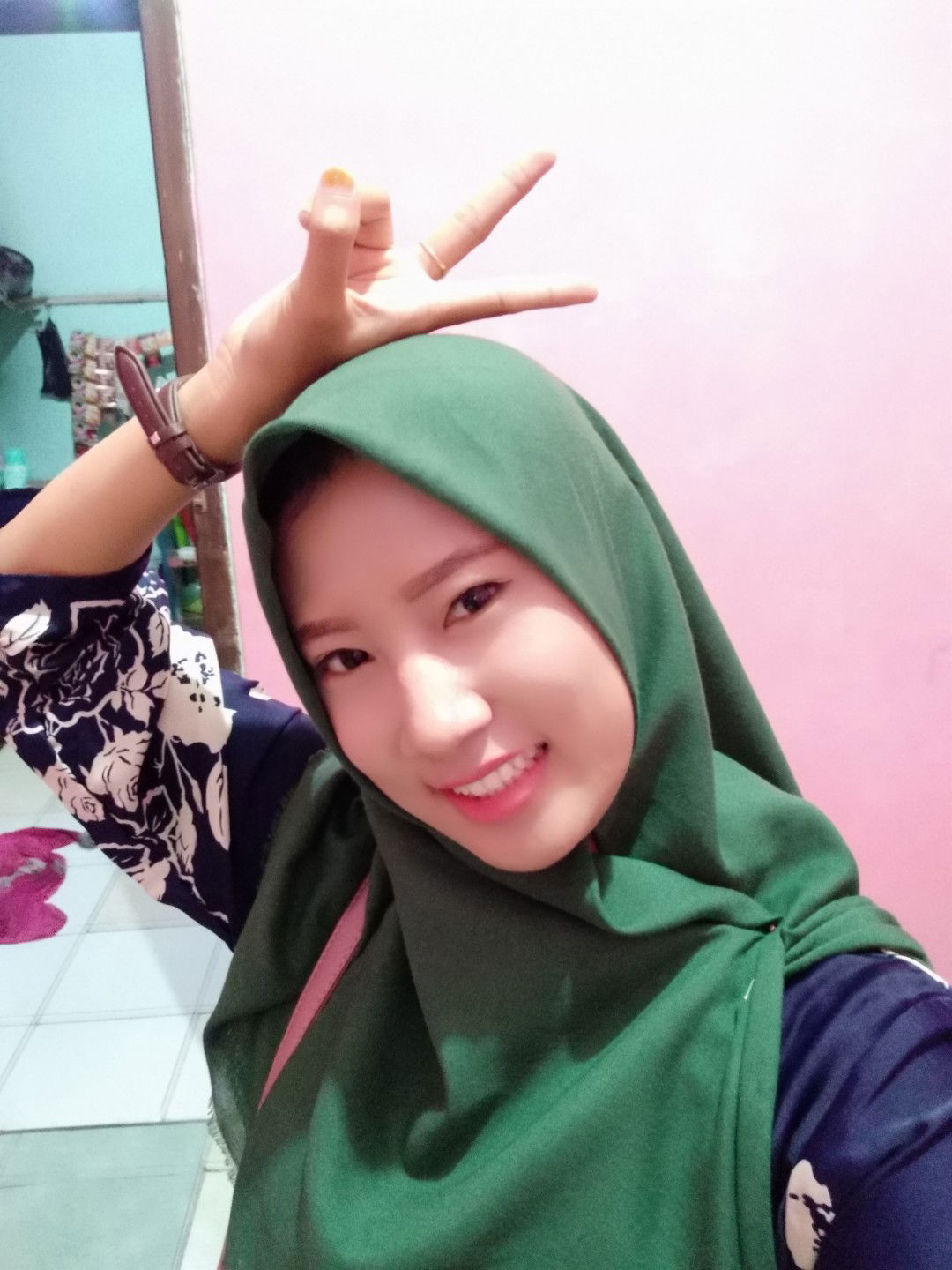 Indah Setyani profile icon