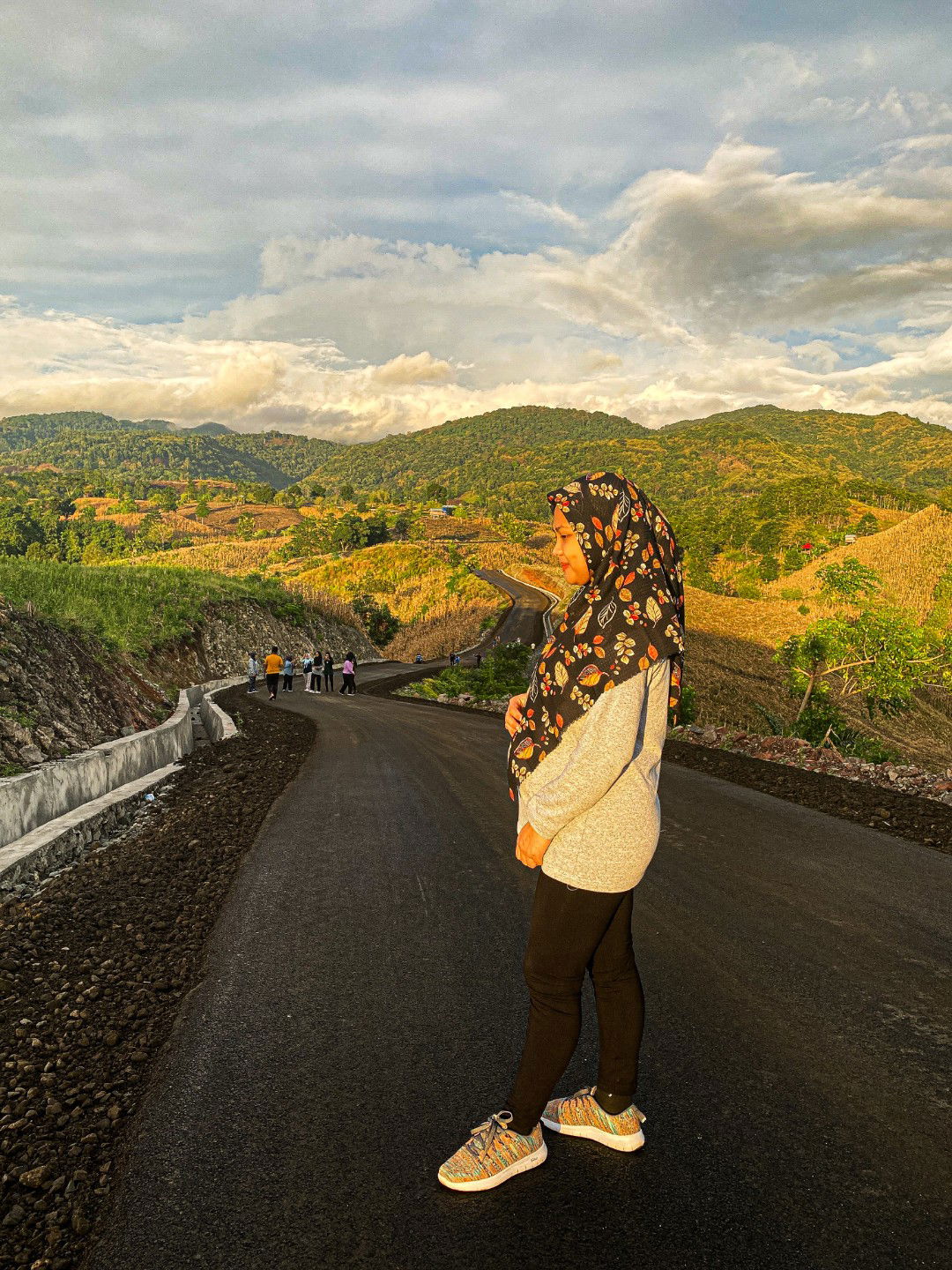 Mayaslika - profile icon