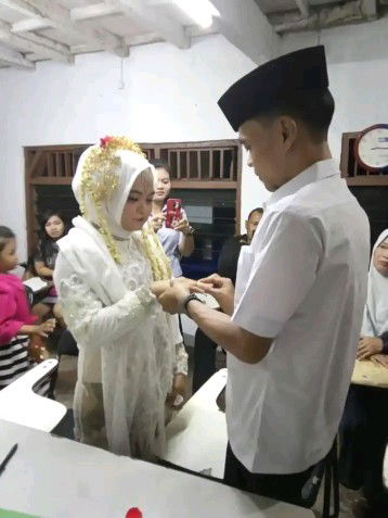 Liya Apriliyani profile icon