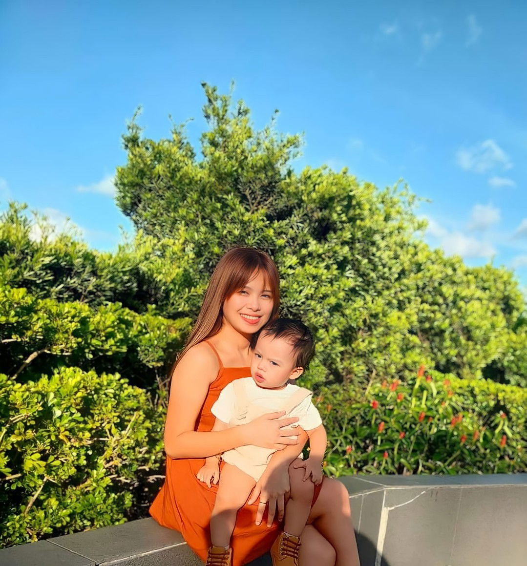 RM Flores profile icon