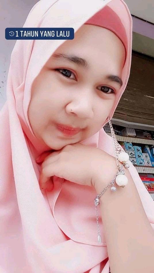 dina Andira profile icon