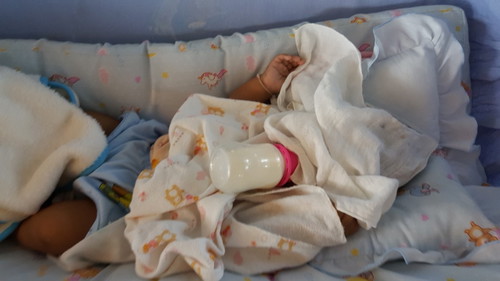 ลูกใครชอบนอนปิดหน้ากินนมแบบนี้มั่ง