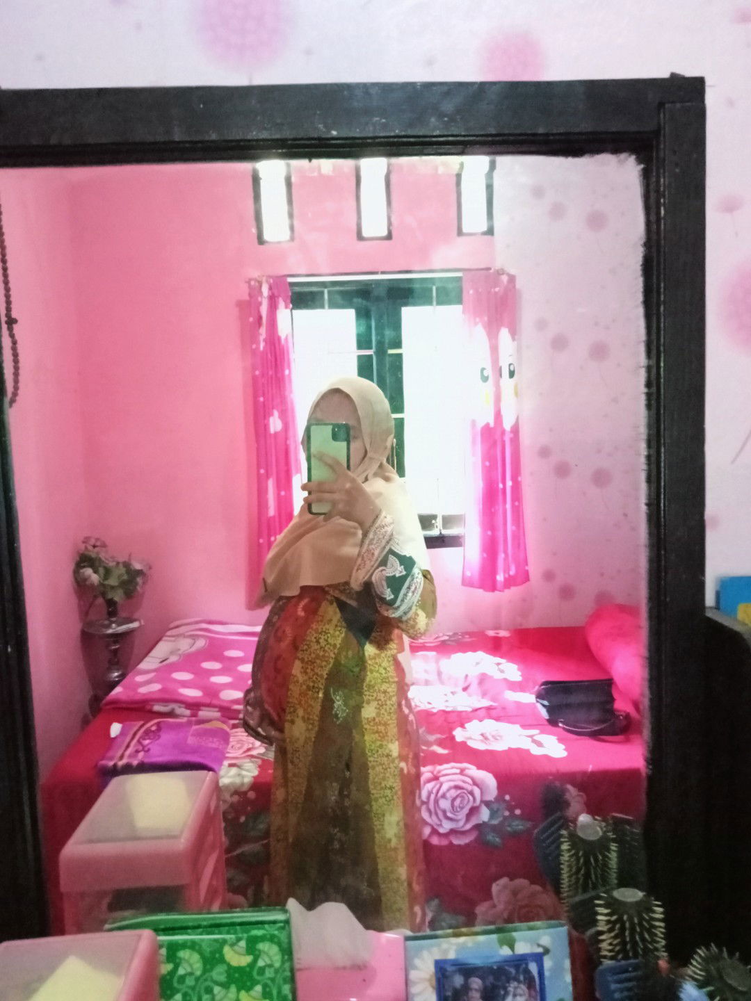 lutfiah tuzahro profile icon