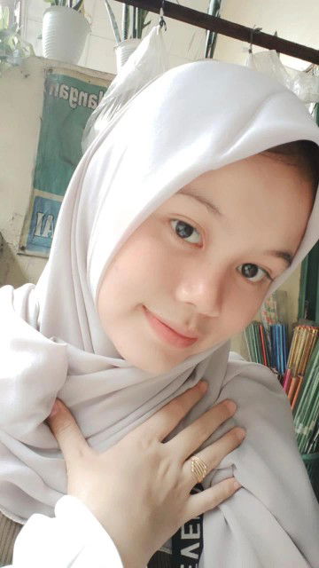 Putri ayu ulandari profile icon