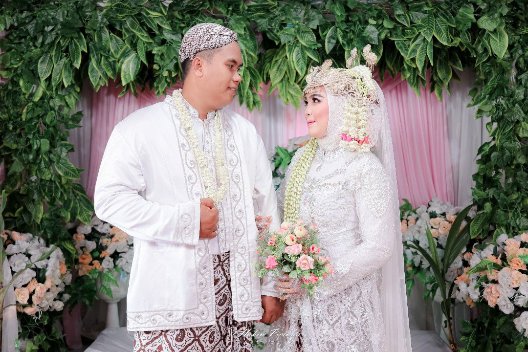 Rina Arianti profile icon