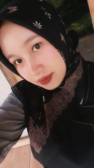 Yuli nur 'aini profile icon