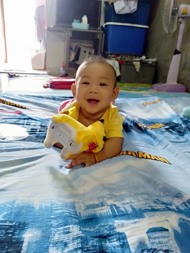 ลูกชาย7เดือนครึ่งค่ะ ตอนกลางคืนตื้นบ่อยมากงอแง พอแม่อุ้มก็หลับต่อ เป็นแบบนี้มาสองคืนแล้วเขาบอกว่าเด็กฟันซี่แรกจะขึ้นจริงหรือเปล่าค่ะแม่ไม่ได้นอนเต็มอิ่มมาสองคืนแล้ว