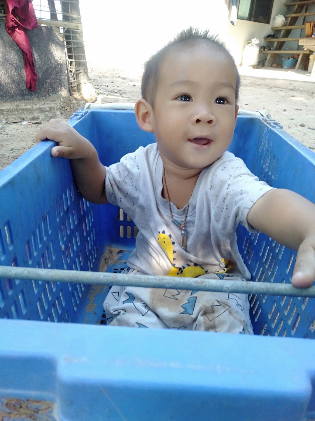 ตอนนี้ลูกชาย1ปี4เดือนแม่เอาหย่านมได้1คืน1วันแล้ว หย่าแบบหักดิบด้วยสงสารลูกมากค่ะเวลาแกร้อง แกไม่ยอมกินนมเสริม ให้ดูดนมกล่องก็กินบ้างไม่กินบ้างให้ดูดขวดก็ดูดเล็กเล็กน้อยน้อยจนแม่ใจเริ่มออกสงสารลูกมากเลยค่ะ ใครเคยมีประสบการณ์หรือคำแนะนำดีดีช่วยแนะนำและให้กำ