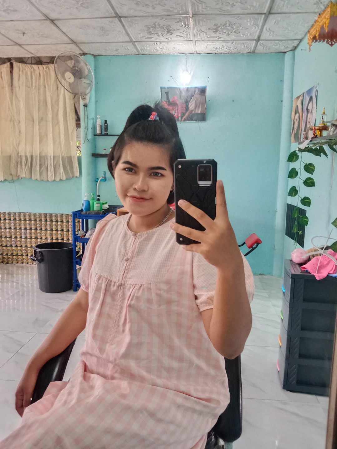 อรอมล พลพิชัย profile icon