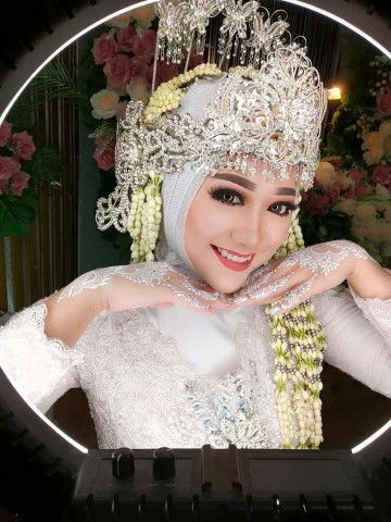 diah ayu permata profile icon