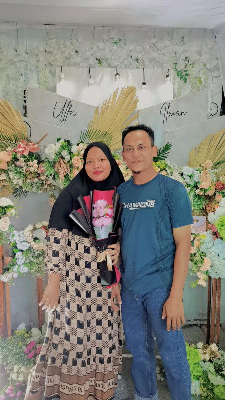 suri wahyuni profile icon