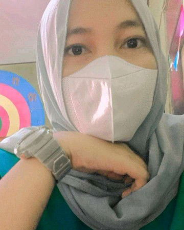 nurhikmah maola profile icon