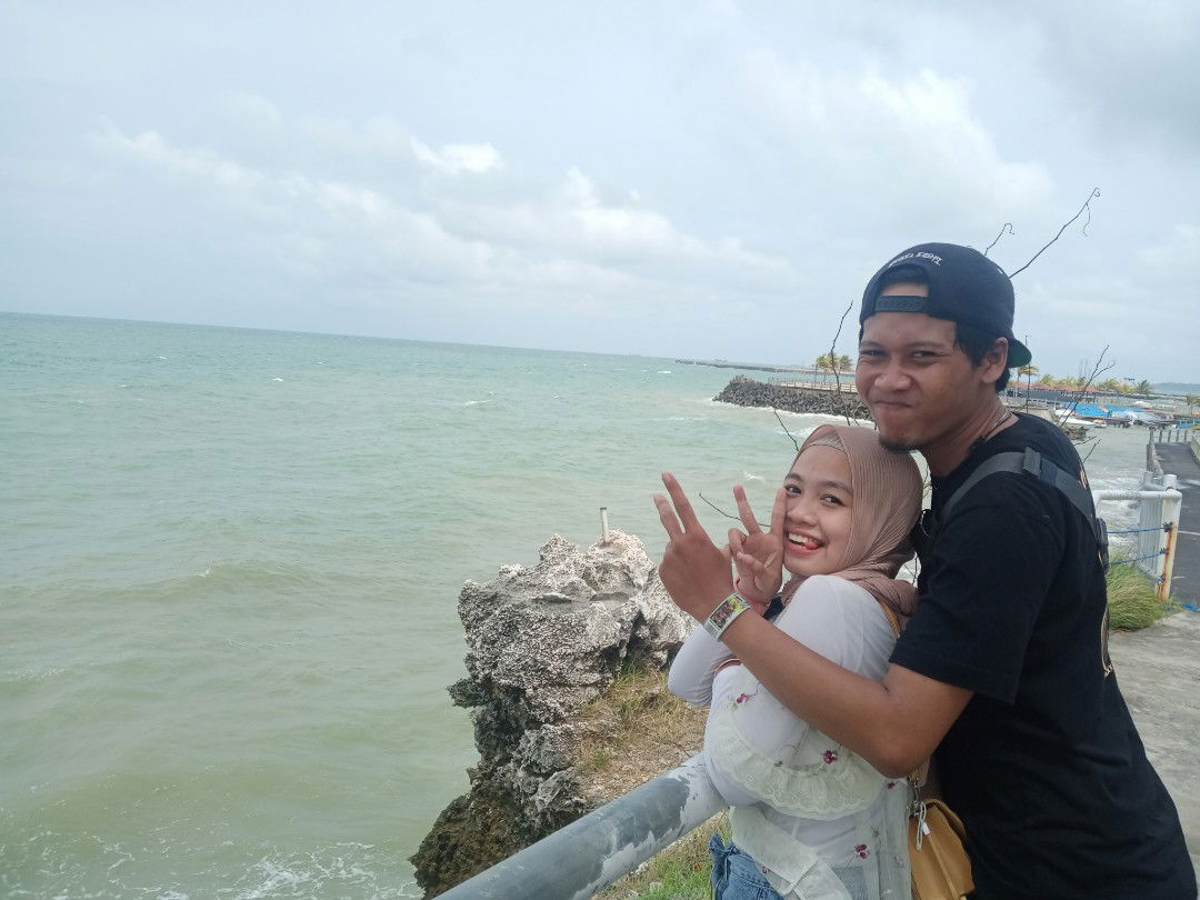 Rizcha Santi profile icon