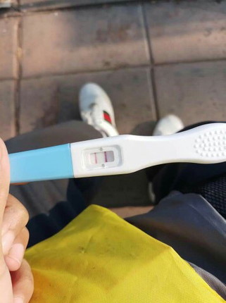 ความรู้สึกครั้งแรกที่เห็น 2ขีดเปนยังไงกันคะ