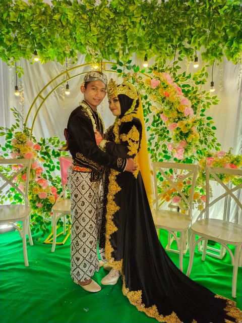 Reni Novita sari profile icon