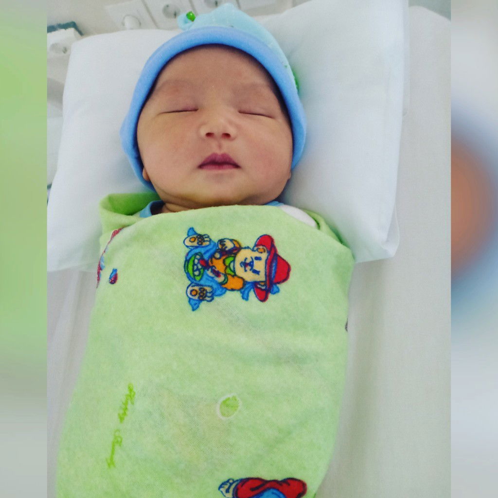 ade yunia profile icon