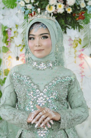 Nur Azizah profile icon