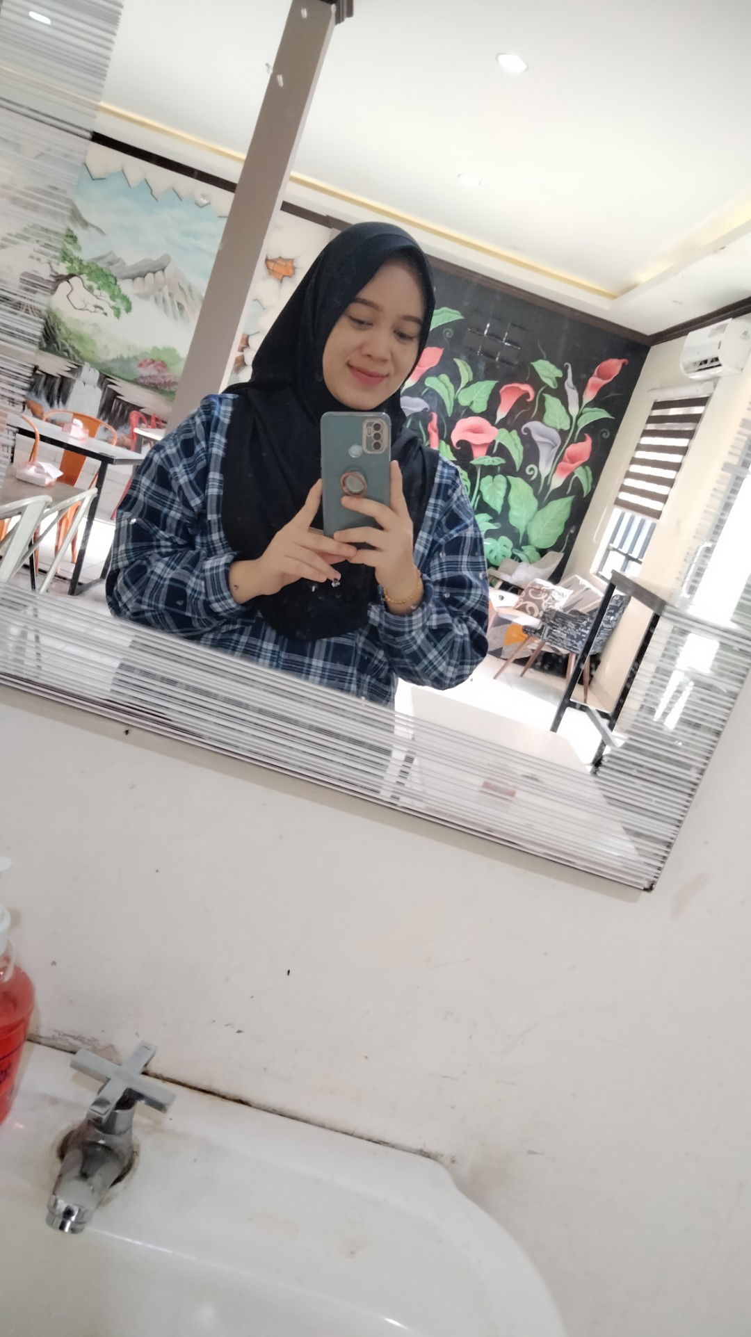 Shinta Devi profile icon