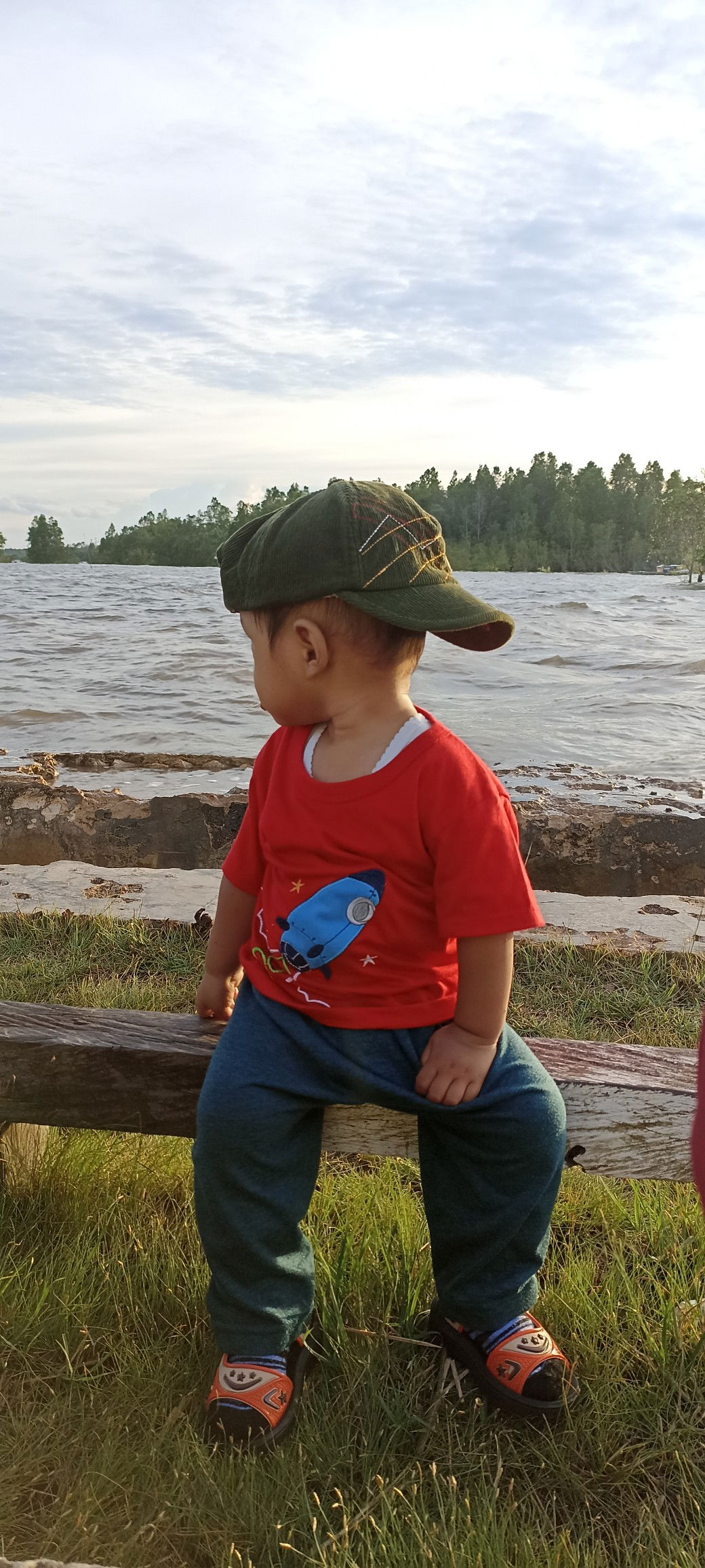 Suci Lestari profile icon