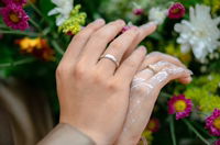 Putri Nur Hadiyani profile icon