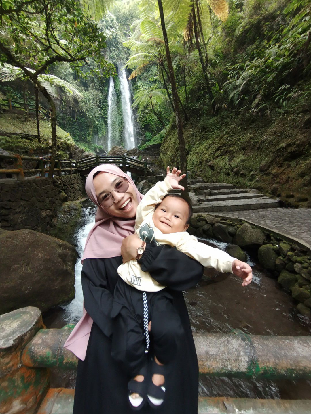 ika ayu budi hartati profile icon