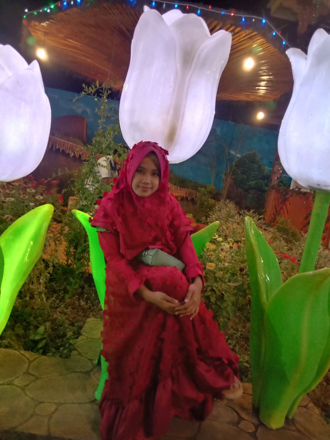 thoyyibah profile icon