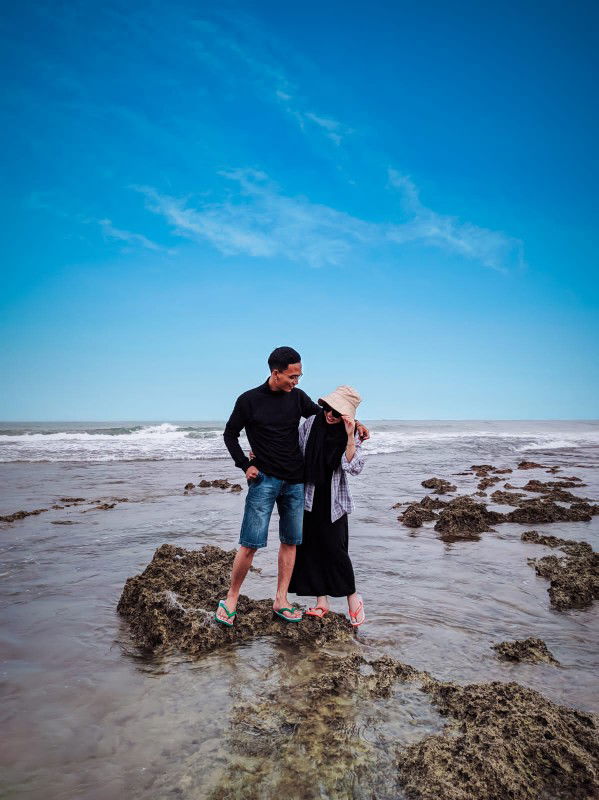 Dela Desiani profile icon