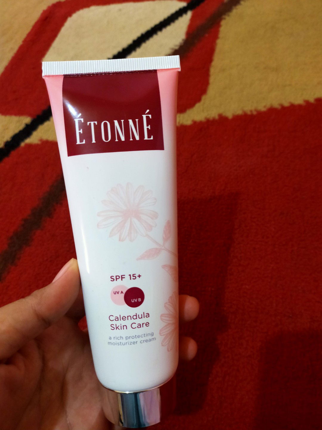 menghilangkan bekas nyamuk yang menghitam