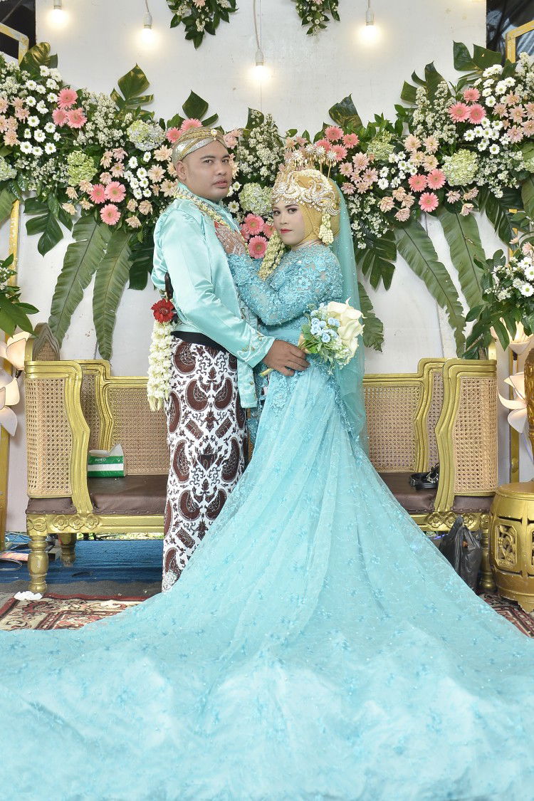 Dina Thok profile icon