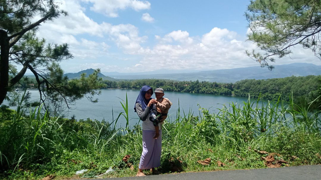 Luti Ati Risna profile icon