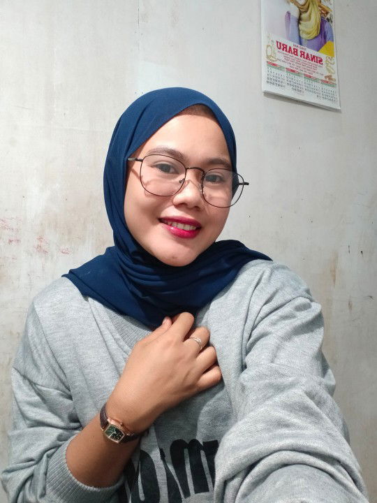 putri anisa profile icon