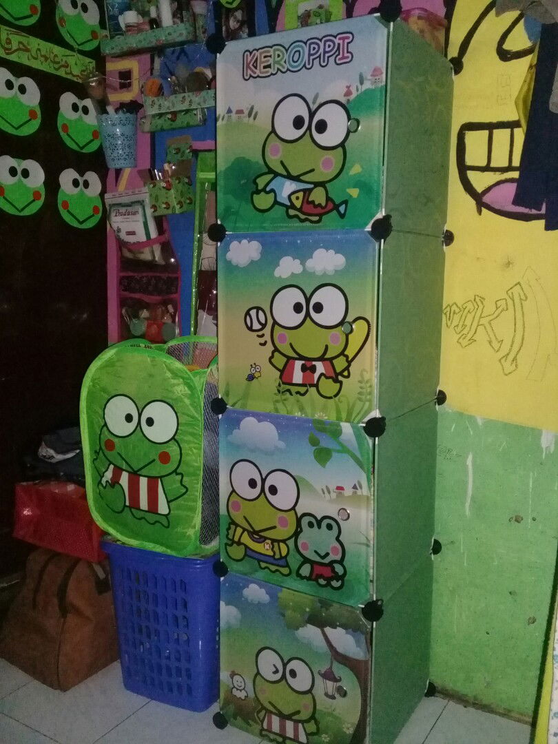 Lemari plastik portable