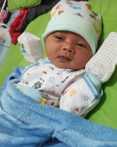 Bayi umur 5 hari