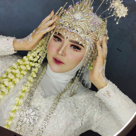 Anna Halillah profile icon