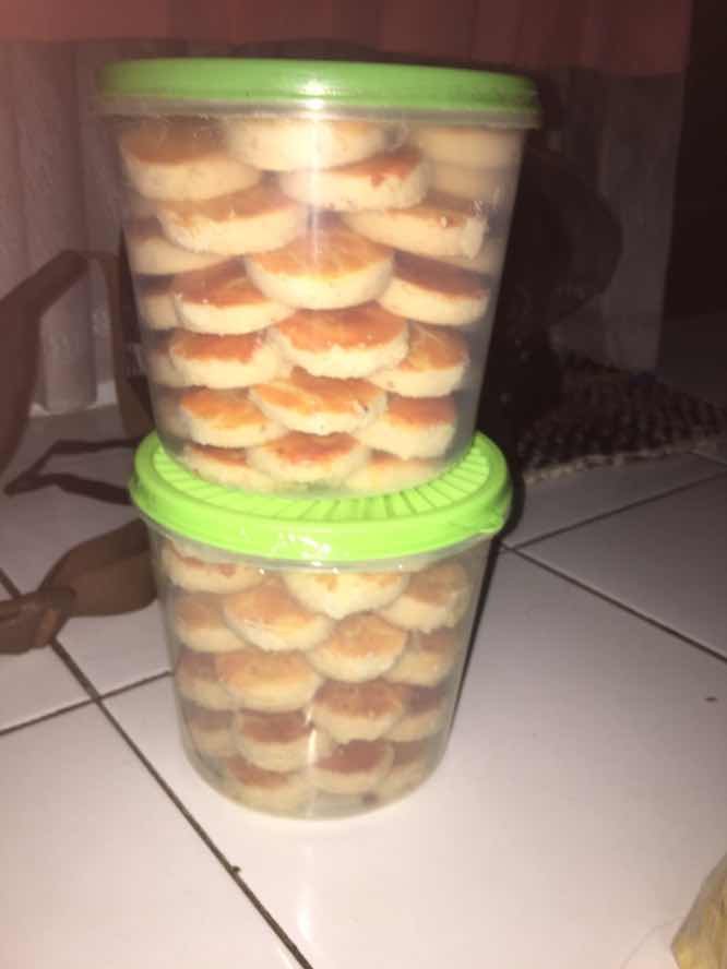 Jualan kue kacang