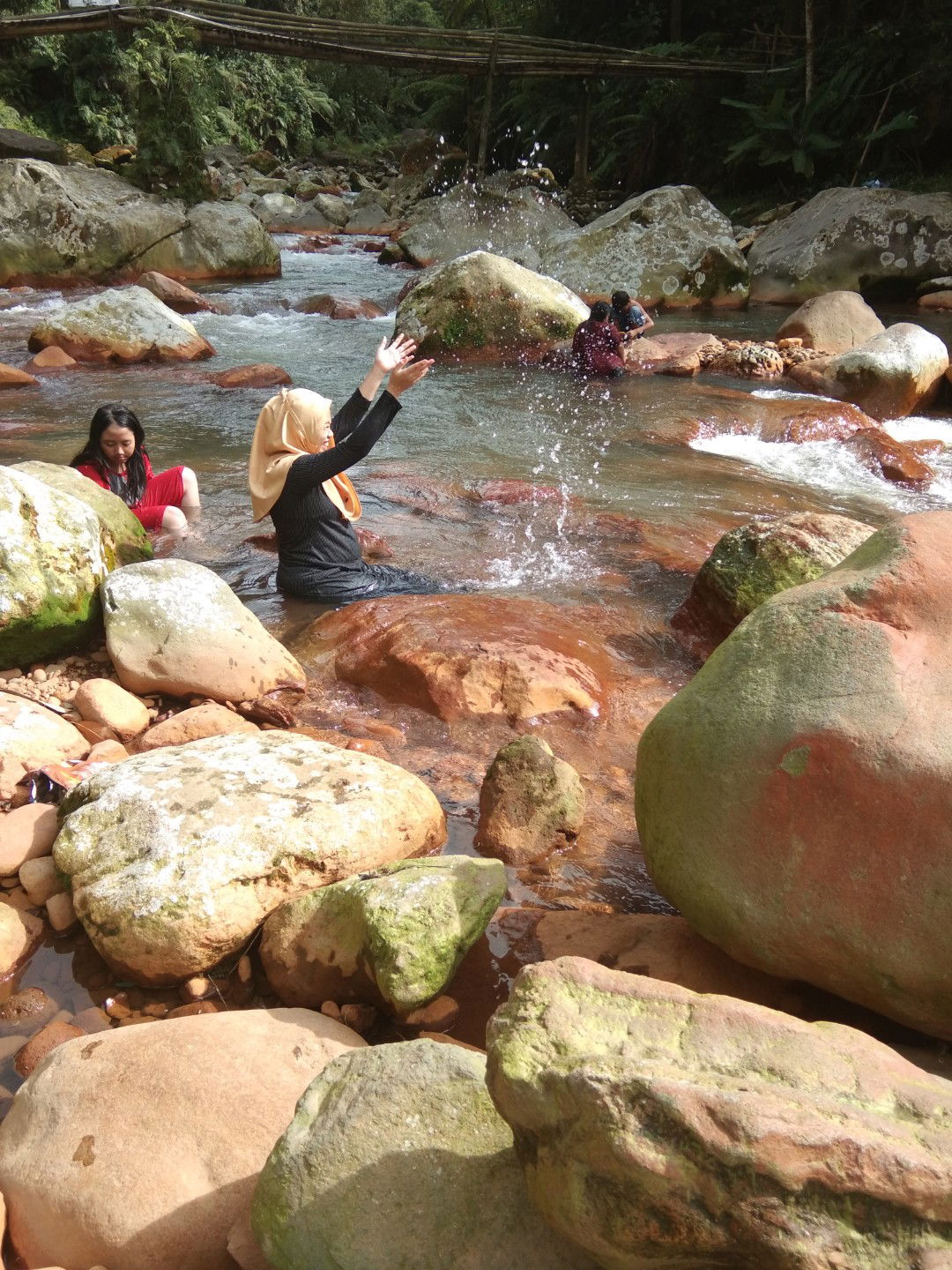 selama hamil liburan extrim kemana aja bun?