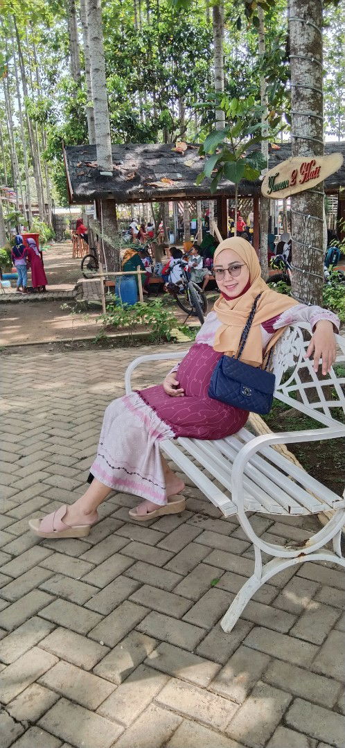 ratih Purwasih profile icon