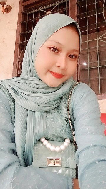 Mela Apriani profile icon