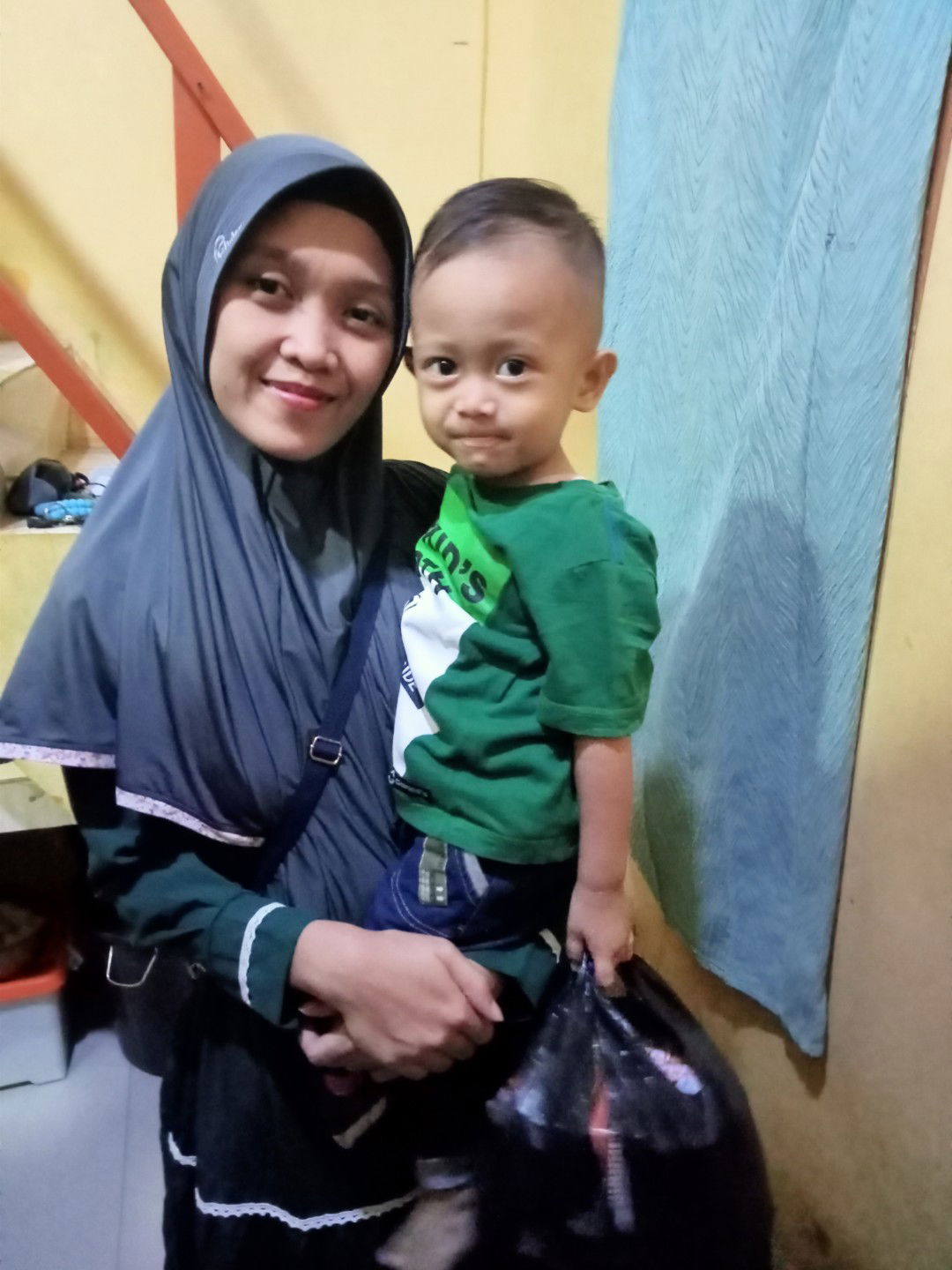 Esti Ummu Rayyan profile icon