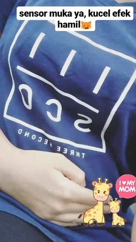 pake baju suami.