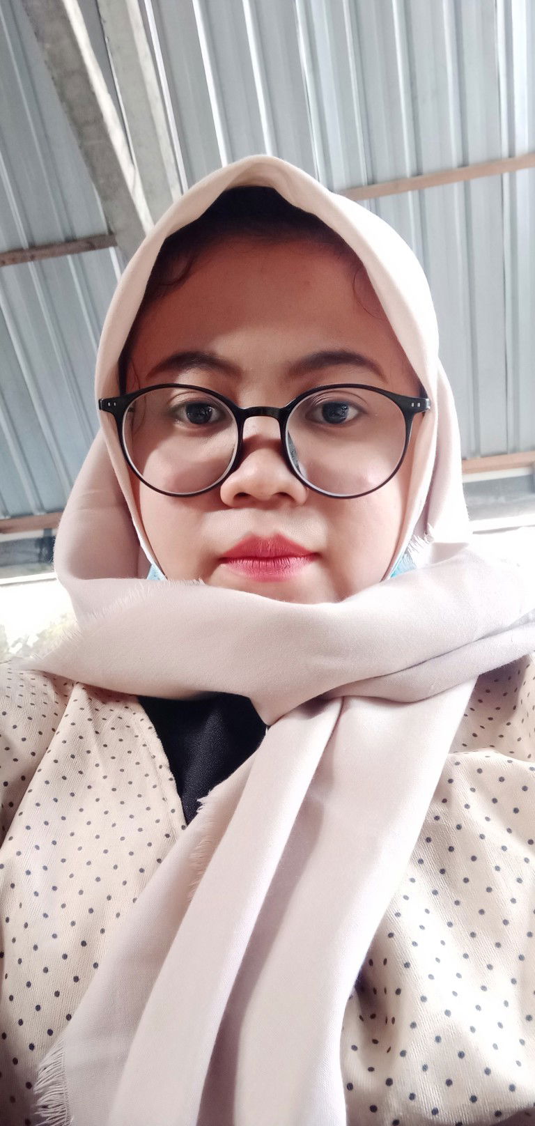 Ratna Sari profile icon