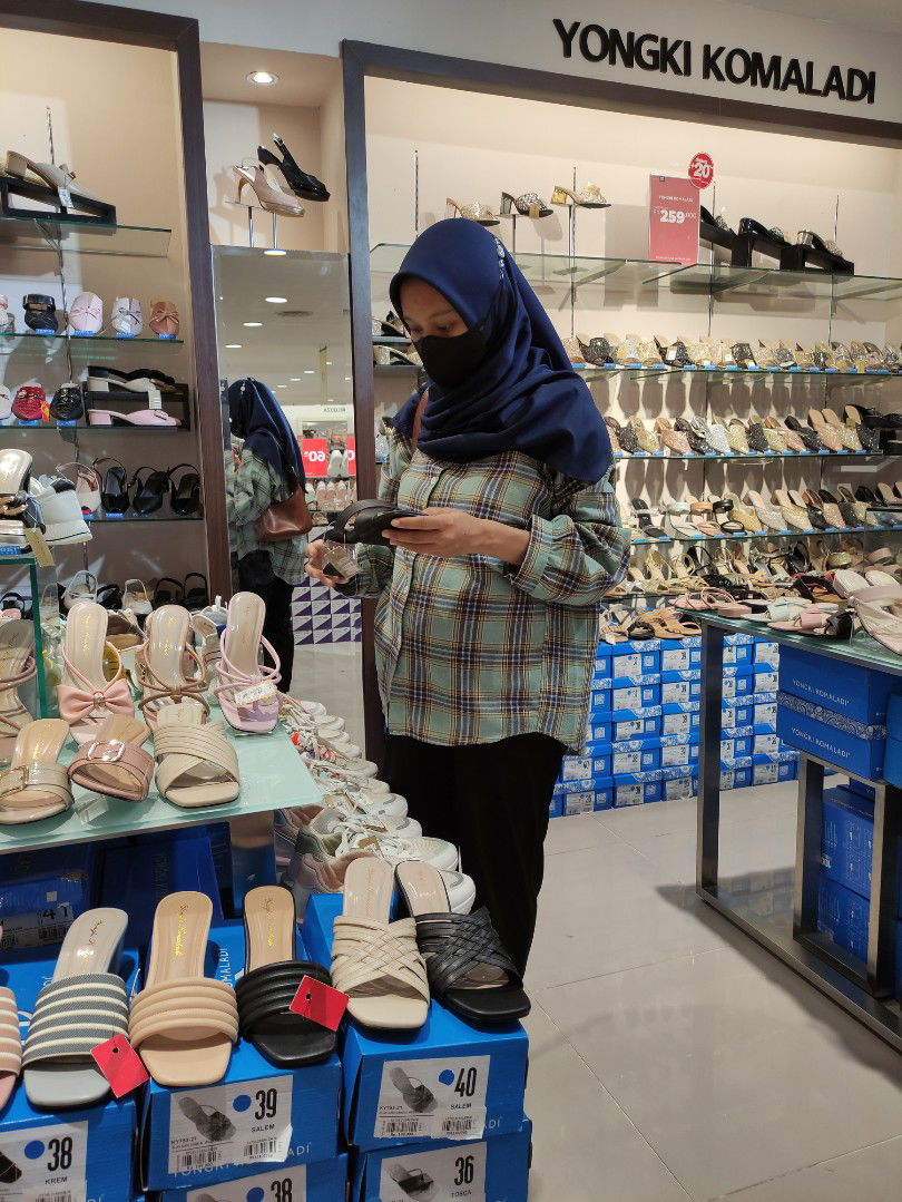 Dwi Astiti profile icon