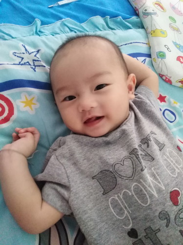 ส่งต่อเสื้อผ้าเเรกเกิด