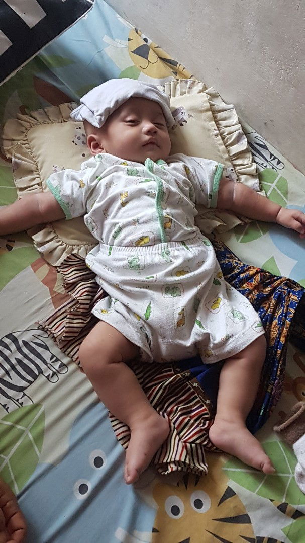Bayi 4bulan panas