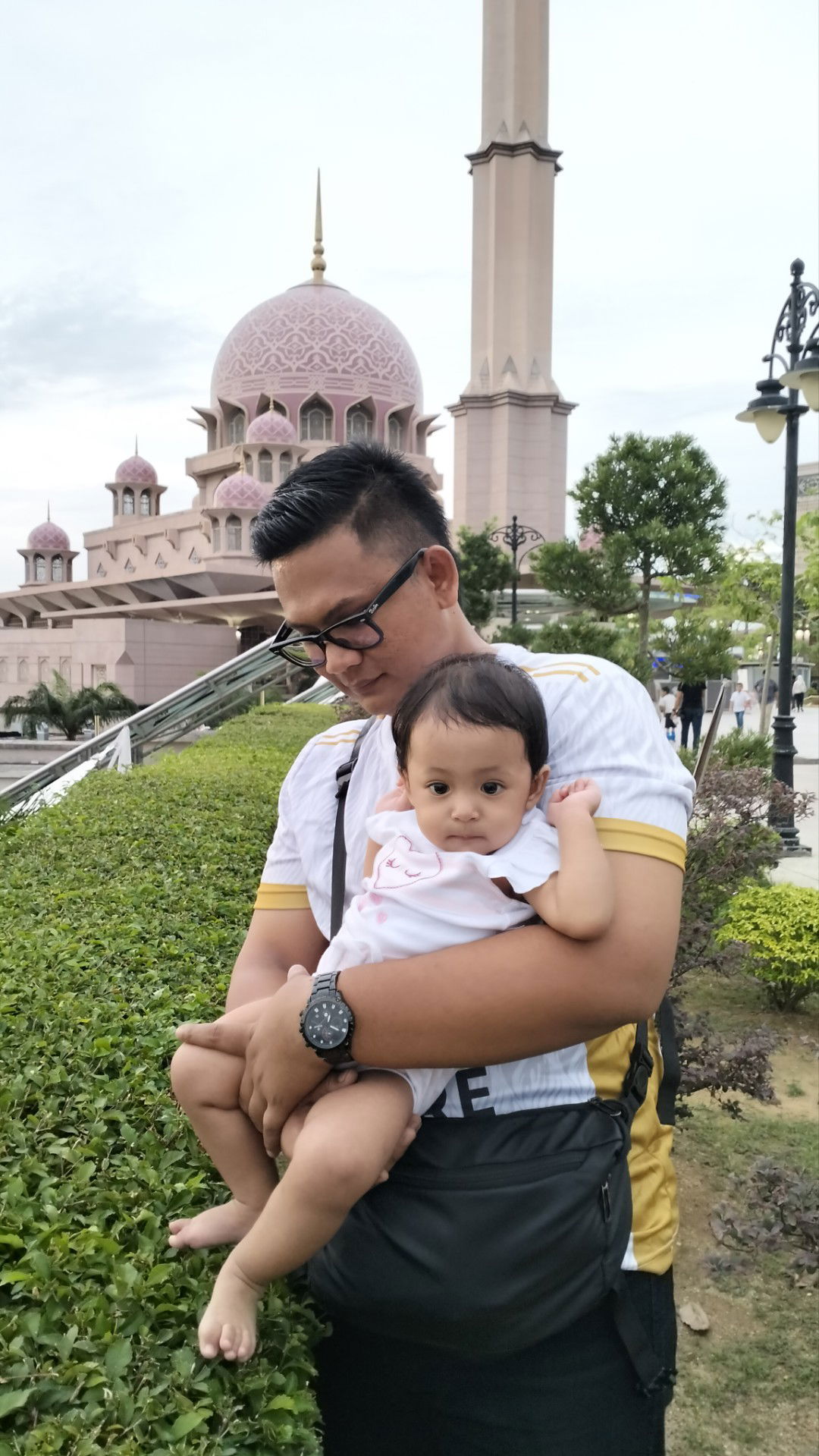 Hazwani Husna profile icon