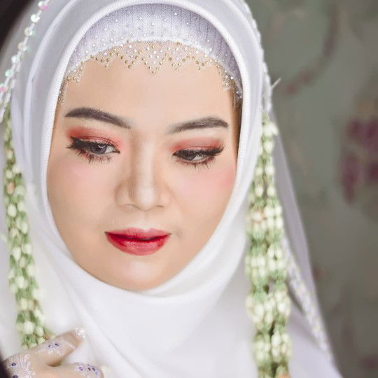 Vivik Azzahra profile icon