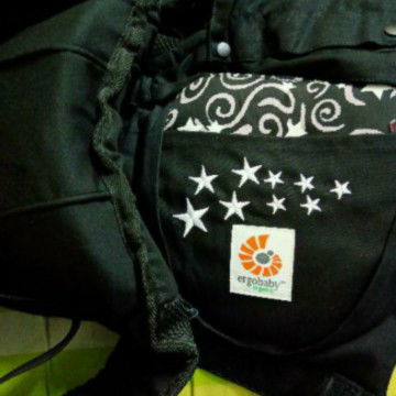 Hipseat ergobaby -jual rugi dan jual cepat