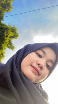 Rina Kholifatul Husna profile icon